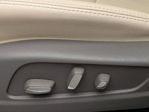 Certified 2024 Cadillac XT6 Premium Luxury w/ LPO, Floor Liner Package AWD/4WD image 20