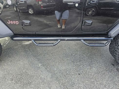 Used 2018 Jeep Wrangler Unlimited Rubicon image 23