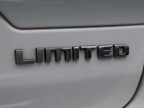 Used 2023 Jeep Grand Cherokee Limited w/ Luxury Tech Group II AWD/4WD image 12