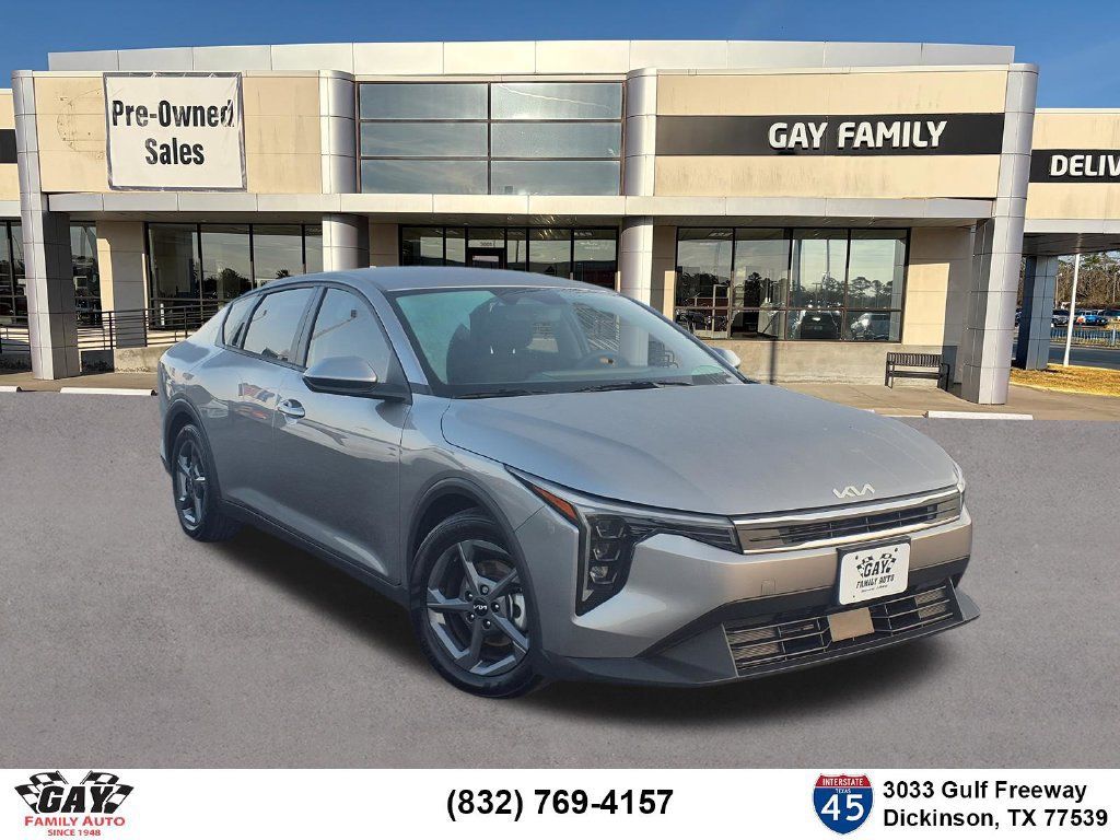 Certified 2025 Kia K4 FWD image 1