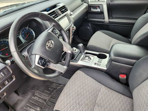 Used 2016 Toyota 4Runner SR5 AWD/4WD image 7