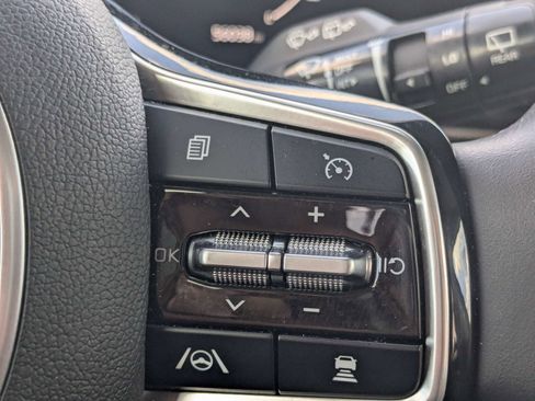 Used 2023 Kia Carnival SX Prestige FWD image 39