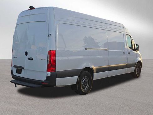 Used 2025 Mercedes-Benz Sprinter 2500 image 3
