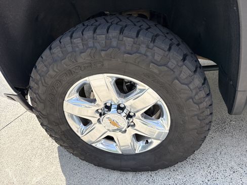 Used 2022 Chevrolet Silverado 2500 LTZ AWD/4WD image 11