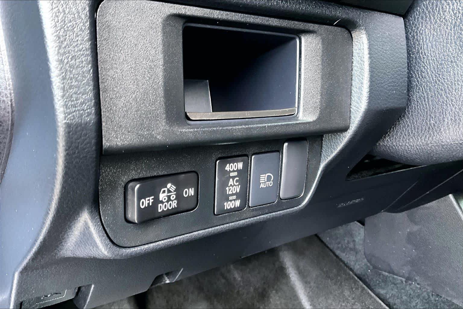Used 2019 Toyota Tacoma TRD Off-Road w/ Technology Package AWD/4WD image 32