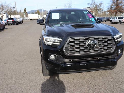 Certified 2021 Toyota Tacoma TRD Sport w/ TRD Premium Sport Package image 3