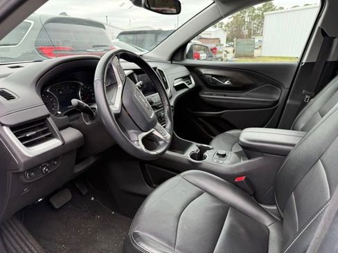 Used 2024 GMC Terrain SLT image 6
