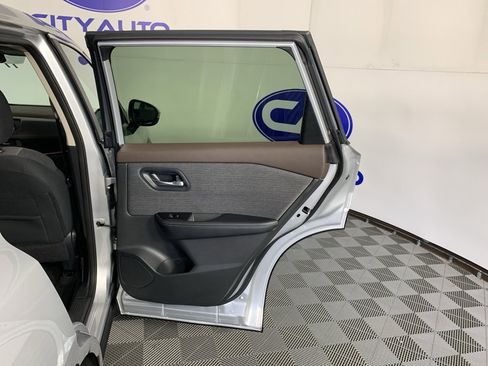 Used 2023 Nissan Rogue SV FWD image 36