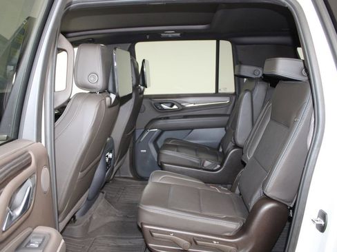 Used 2024 GMC Yukon XL Denali w/ Denali Reserve Package AWD/4WD image 26