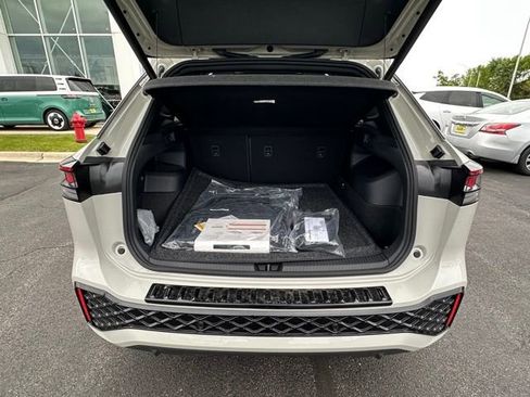 New 2026 Volkswagen Tiguan SEL R-Line AWD/4WD image 16