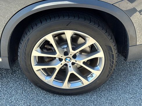 Used 2020 BMW X5 xDrive40i w/ Premium Package image 19