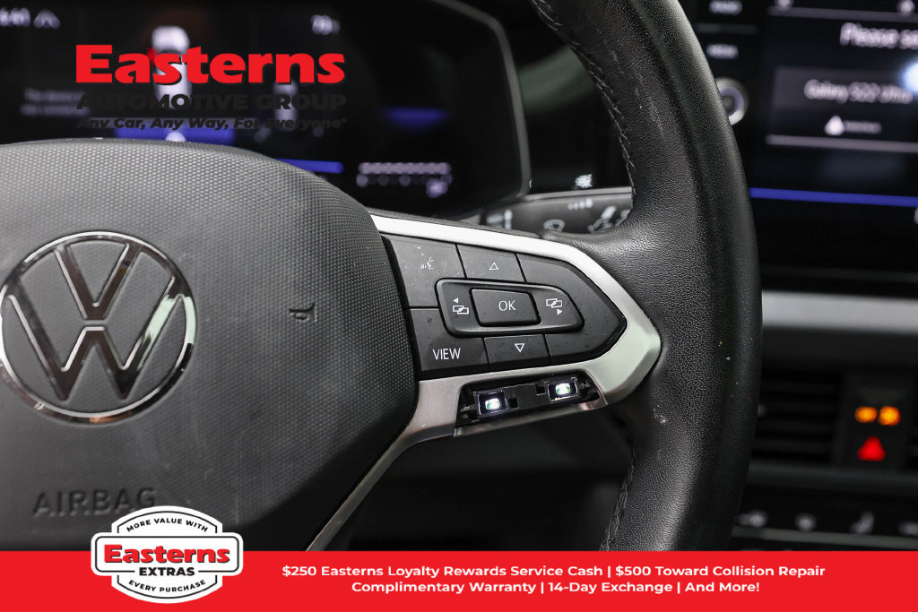 Used 2025 Volkswagen Jetta SE FWD image 17