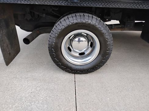 Used 2017 RAM 3500 Tradesman w/ Chrome Appearance Group image 18