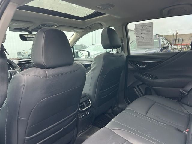 Used 2025 Subaru Outback Limited AWD/4WD image 12