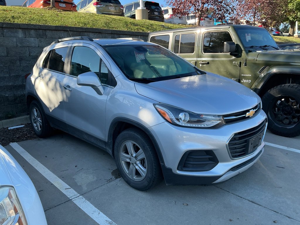 Used 2018 Chevrolet Trax LT w/ LT Convenience Package FWD image 10