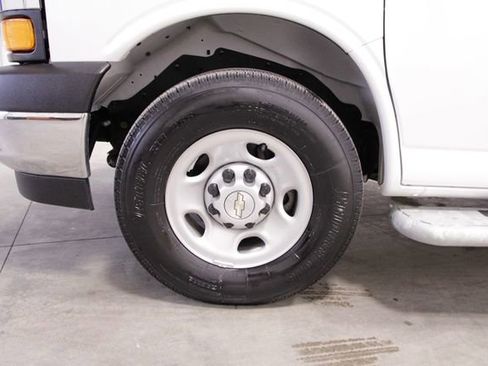 Used 2024 Chevrolet Express 2500 w/ Driver Convenience Package image 10