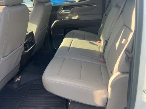 Used 2023 GMC Sierra 1500 SLT image 15