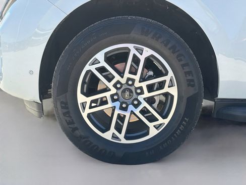 Used 2025 Ford Expedition Active RWD image 34