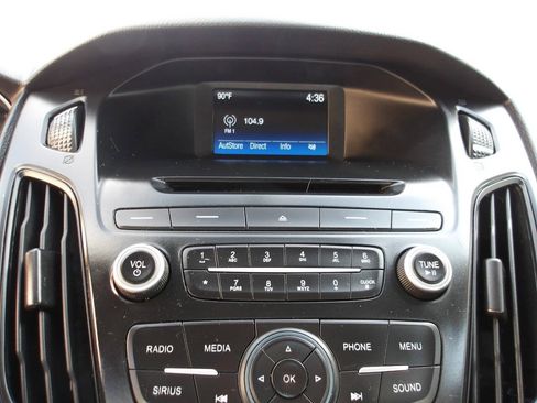 Used 2017 Ford Focus SE FWD image 15