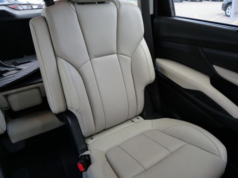 Used 2024 Subaru Ascent Limited AWD/4WD image 14