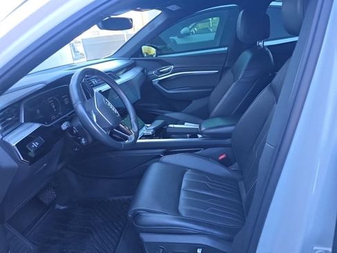 Used 2024 Audi Q8 e-tron Prestige w/ Prestige Package AWD/4WD image 2