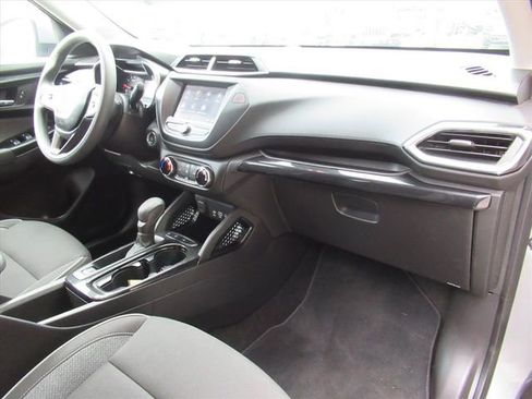 Used 2023 Chevrolet TrailBlazer LT FWD image 11