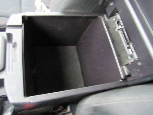 Used 2016 Toyota Tacoma TRD Sport w/ Towing Package image 33