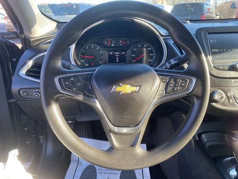 Used 2018 Chevrolet Malibu LS image 15