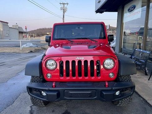 Used 2017 Jeep Wrangler Unlimited Rubicon AWD/4WD image 2