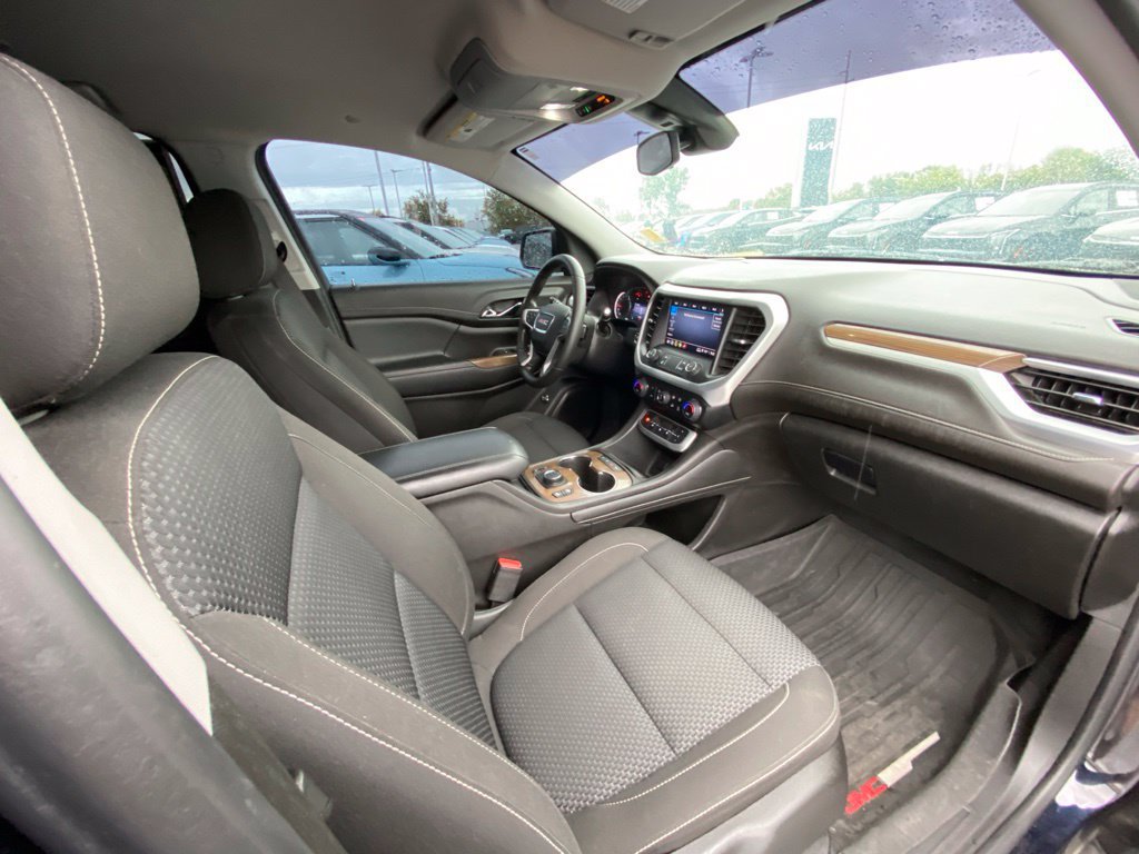 Used 2022 GMC Acadia SLE w/ Driver Convenience Package FWD image 29