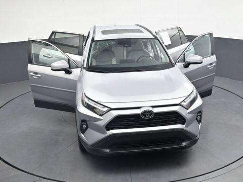 Used 2022 Toyota RAV4 XLE Premium FWD image 38