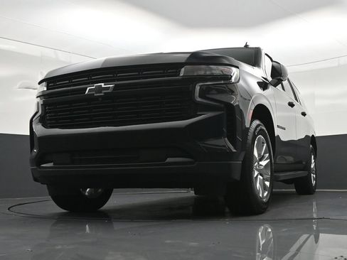Used 2024 Chevrolet Suburban RST w/ Luxury Package RWD image 32