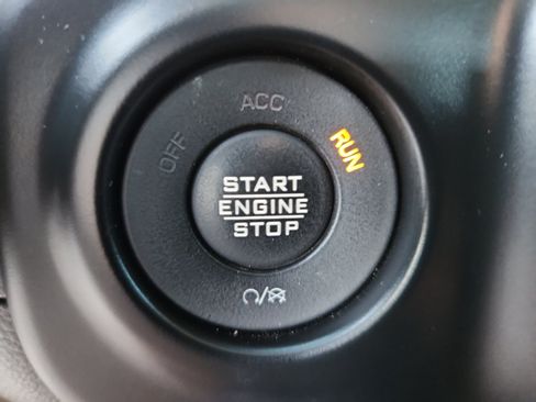 Used 2021 Jeep Gladiator Rubicon w/ Cold Weather Group image 31