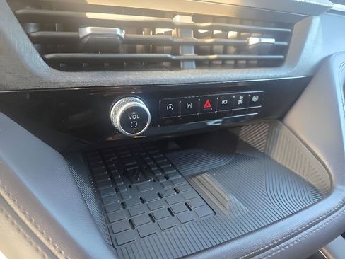 Used 2025 Ford Explorer Platinum w/ LUX Leather Package image 20