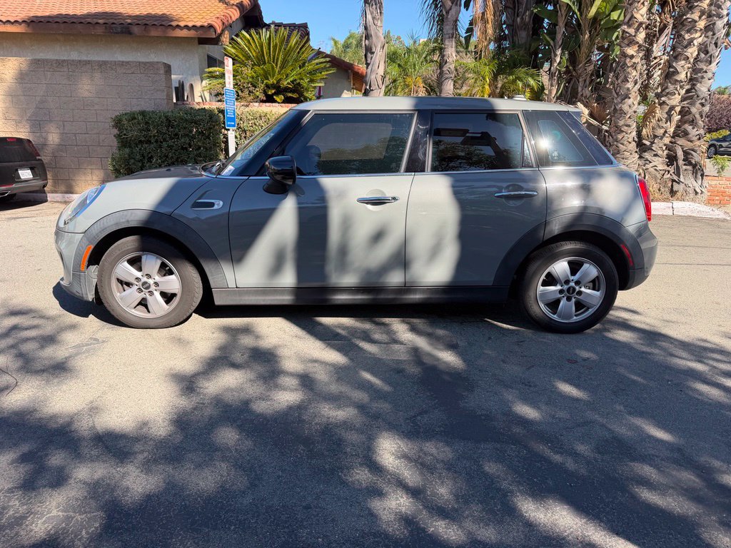 Used 2021 MINI Cooper 4-Door Hardtop FWD image 9