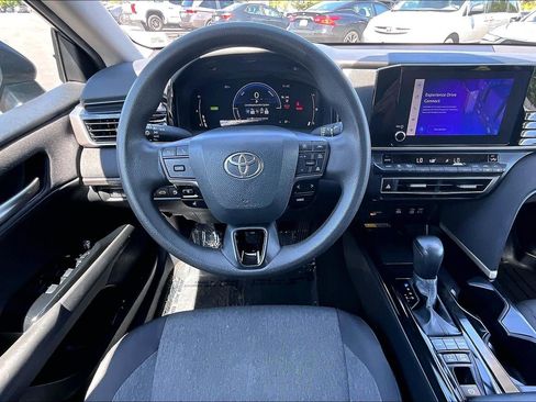 Used 2025 Toyota Camry LE w/ Convenience Package AWD/4WD image 5