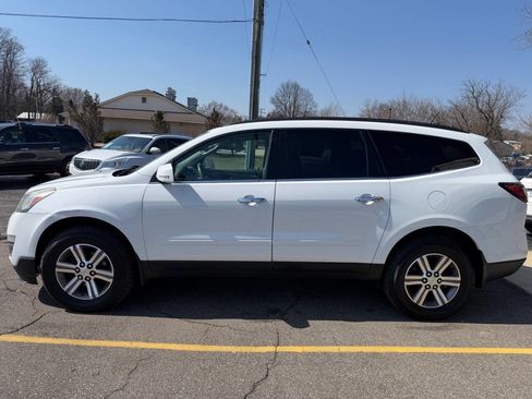 Used 2017 Chevrolet Traverse LT image 6