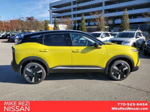 New 2026 Nissan Kicks SR image 2