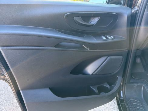 Used 2023 Mercedes-Benz Metris Passenger image 28