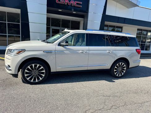 Used 2021 Lincoln Navigator L Reserve AWD/4WD image 4