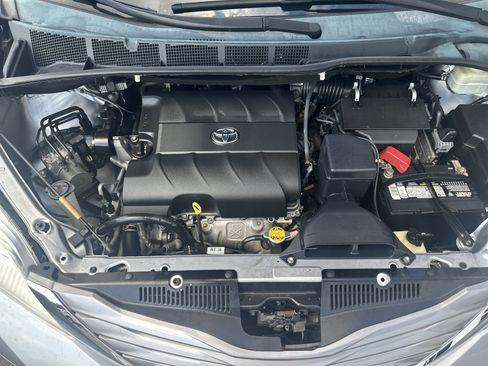 Used 2015 Toyota Sienna XLE Premium FWD image 46