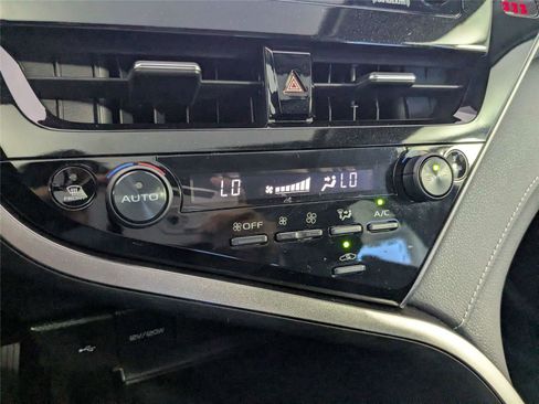 Used 2024 Toyota Camry SE FWD image 23