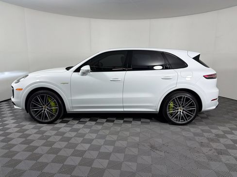 Certified 2022 Porsche Cayenne Turbo S AWD/4WD image 2