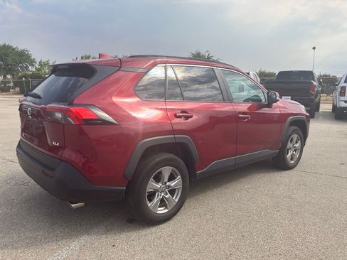 Used 2025 Toyota RAV4 XLE FWD image 4