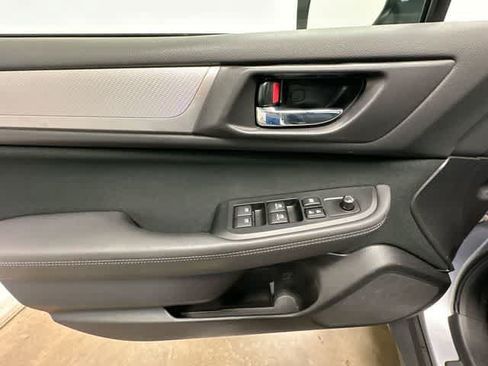 Used 2017 Subaru Outback 2.5i Premium AWD/4WD image 16