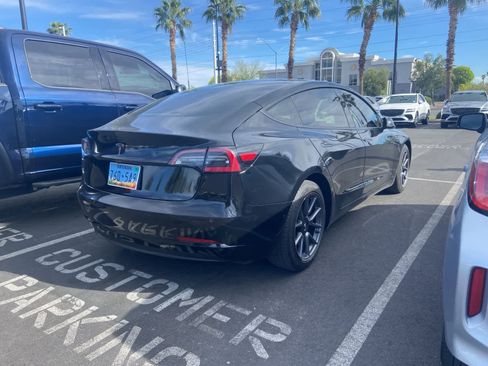Used 2021 Tesla Model 3 Standard Range Plus image 4