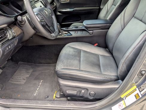 Used 2017 Toyota Avalon XLE Premium FWD image 5