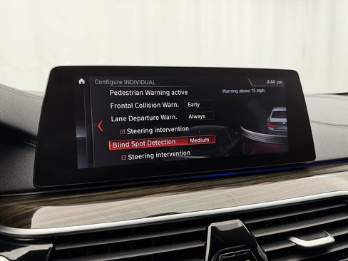 Used 2019 BMW M550i xDrive image 22