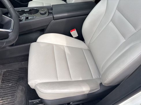 Used 2023 Nissan Rogue SV w/ SV Premium B Package image 12