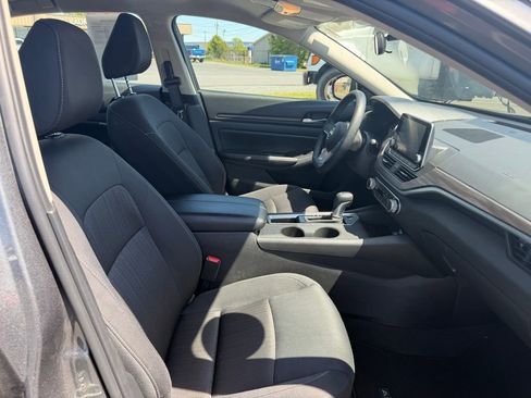 Used 2025 Nissan Altima 2.5 SV image 30